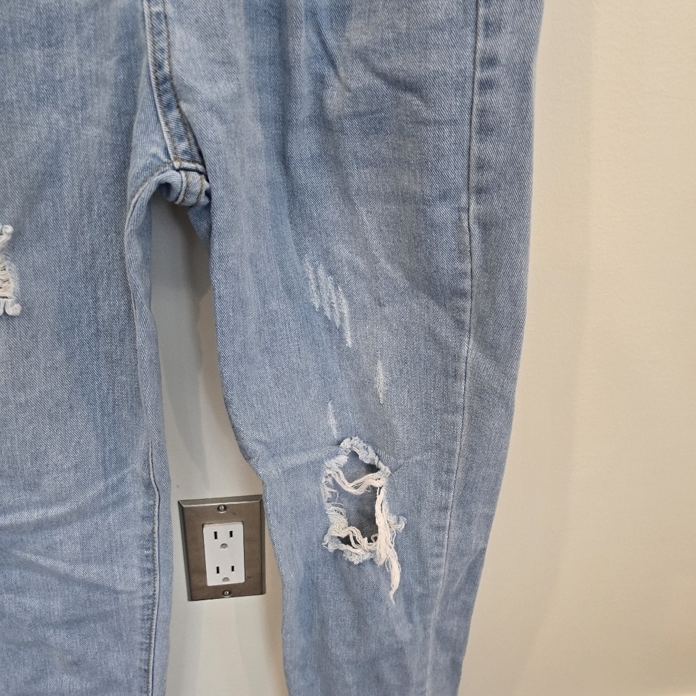 SHEIN High Waisted Distressed Ripped Lightwash Ankle Mom Jeans Size Small - Picture 6 of 9